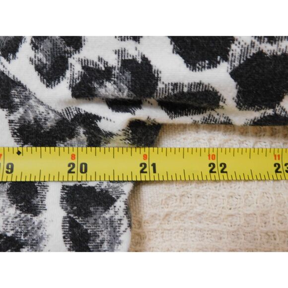 Woman's Leopard Print Knit Top Sz. L Ruby Rd. Black White 3/4 Sleeve - Picture 6 of 7